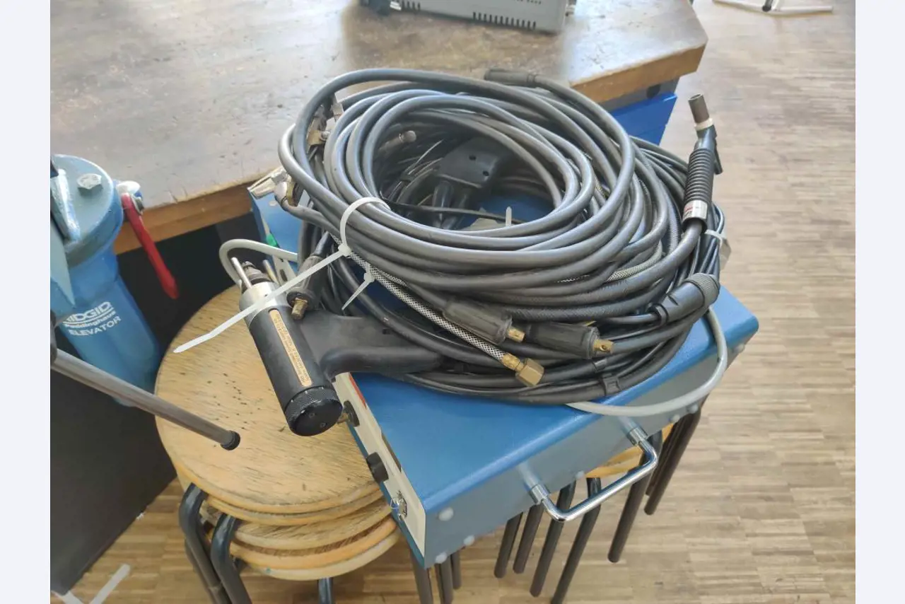 Equipos que ya no necesita un centro de formación profesional-10