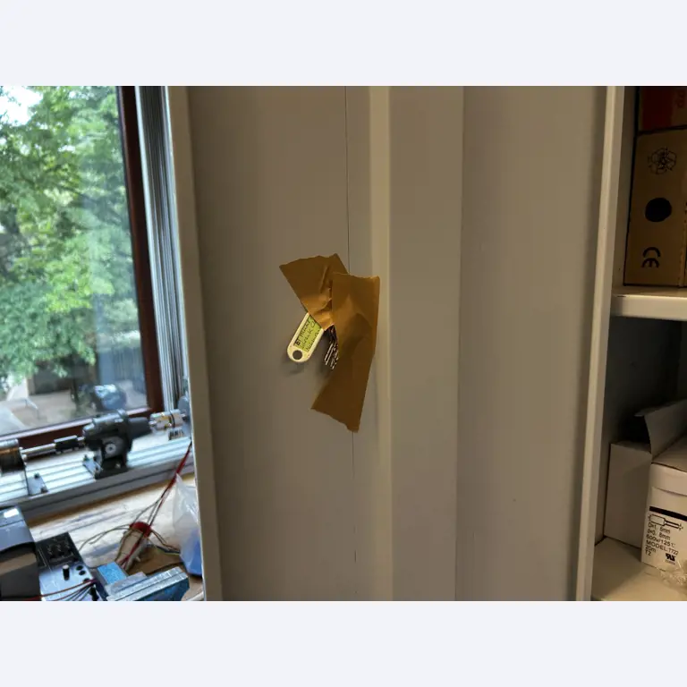 Nicht mehr benötigtes Equipment einer beruflichen Schule-1