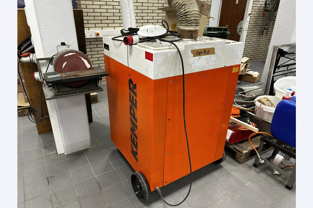 Uitrusting die niet langer nodig is voor een beroepsschool-1