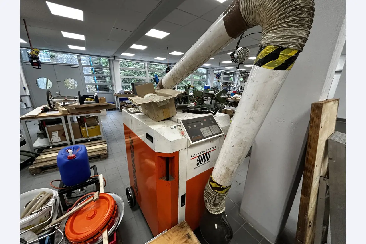 Uitrusting die niet langer nodig is voor een beroepsschool-5