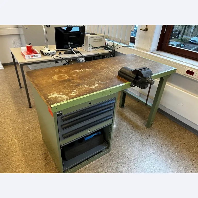 Uitrusting die niet langer nodig is voor een beroepsschool-2