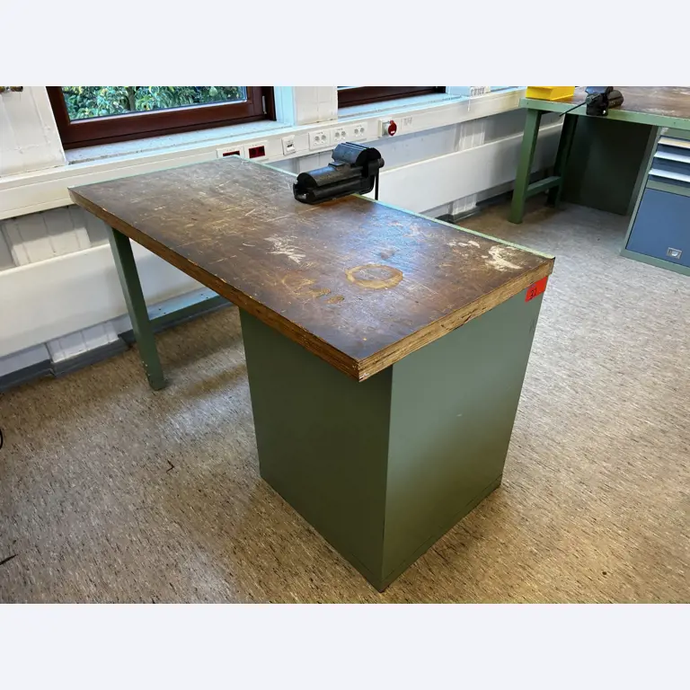 Uitrusting die niet langer nodig is voor een beroepsschool-3