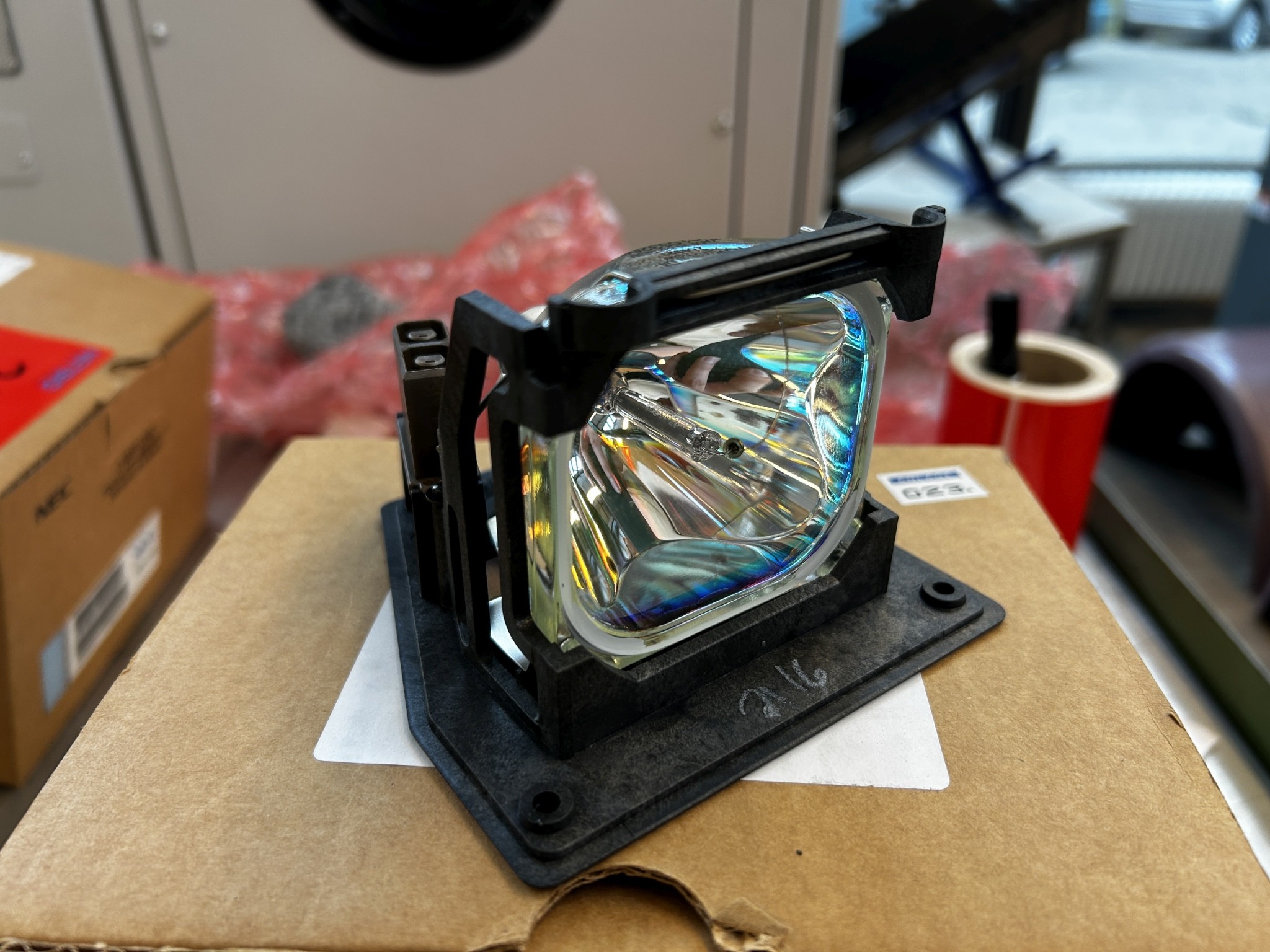 Nicht mehr benötigtes Equipment einer beruflichen Schule-2