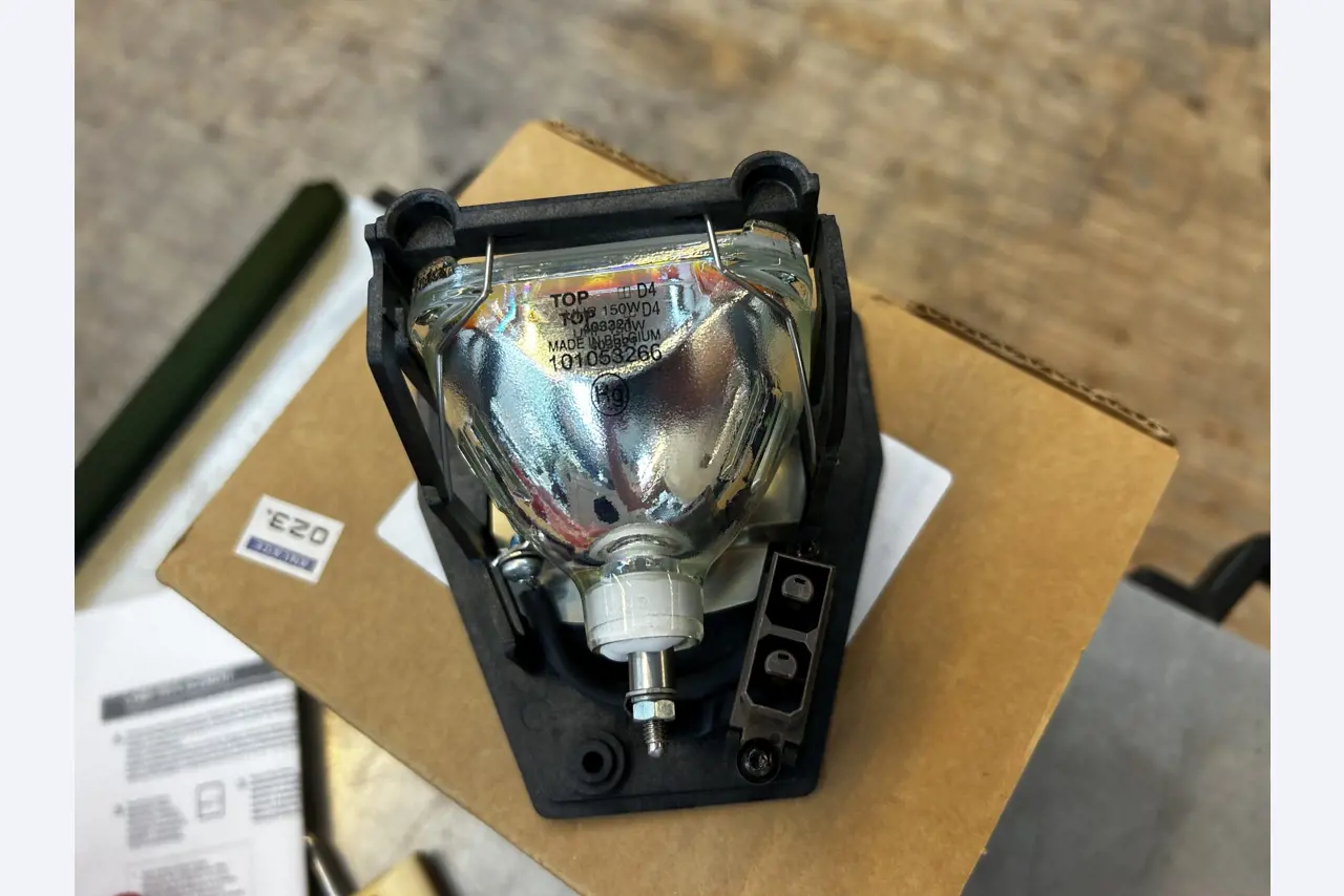 Vybavení, které již odborná škola nepotřebuje-3