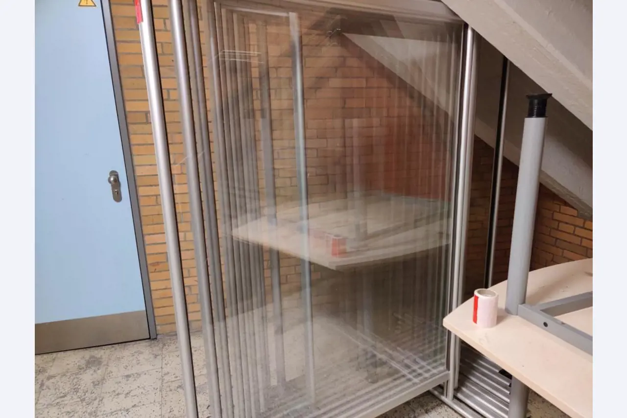 Vybavení, které již odborná škola nepotřebuje-4