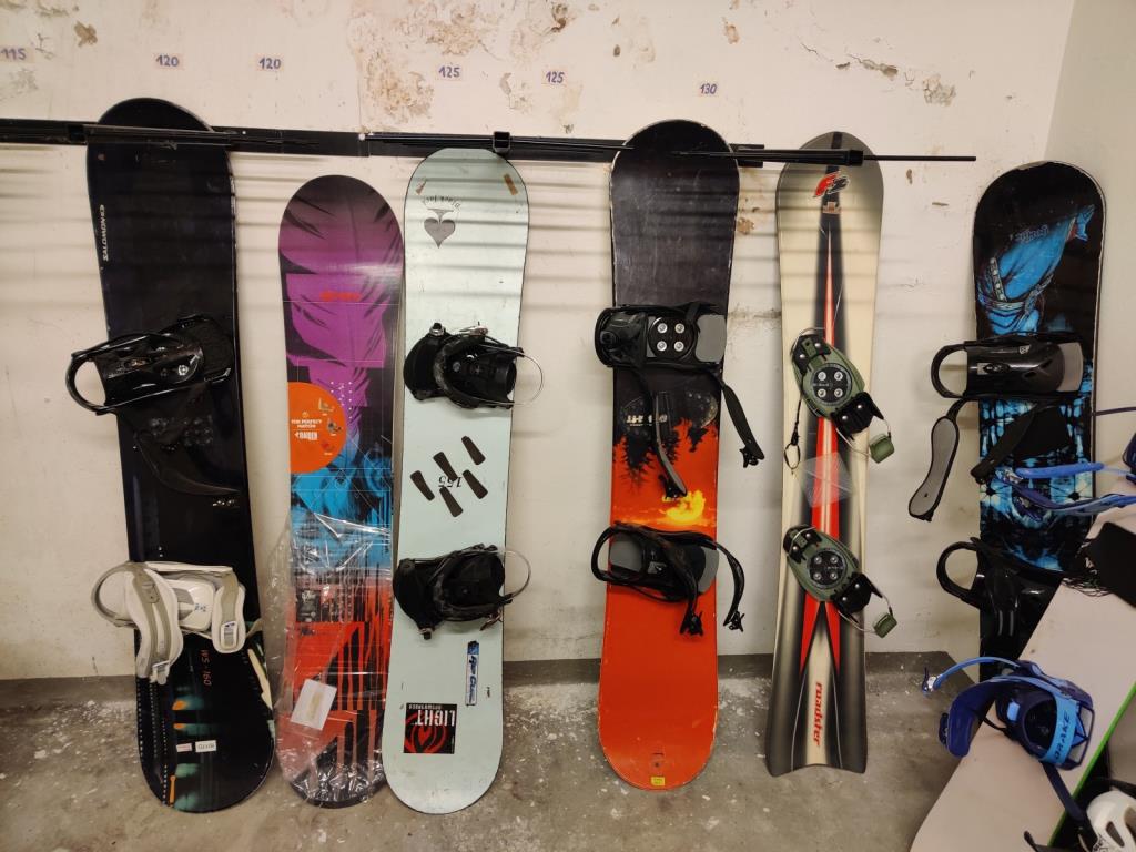 Équipement d'une école professionnelle qui n'est plus utilisé-15