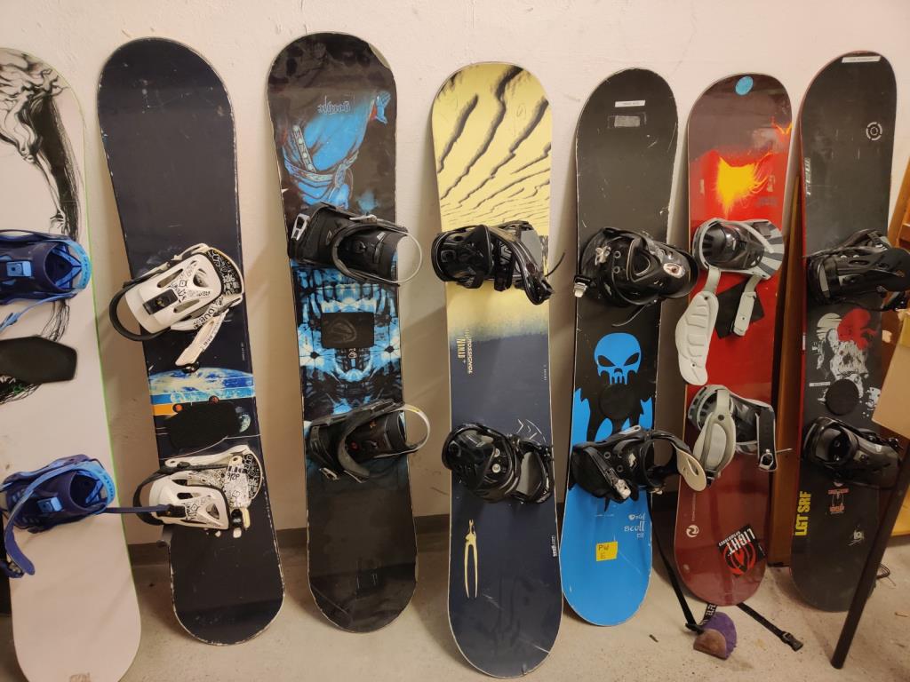 Équipement d'une école professionnelle qui n'est plus utilisé-1