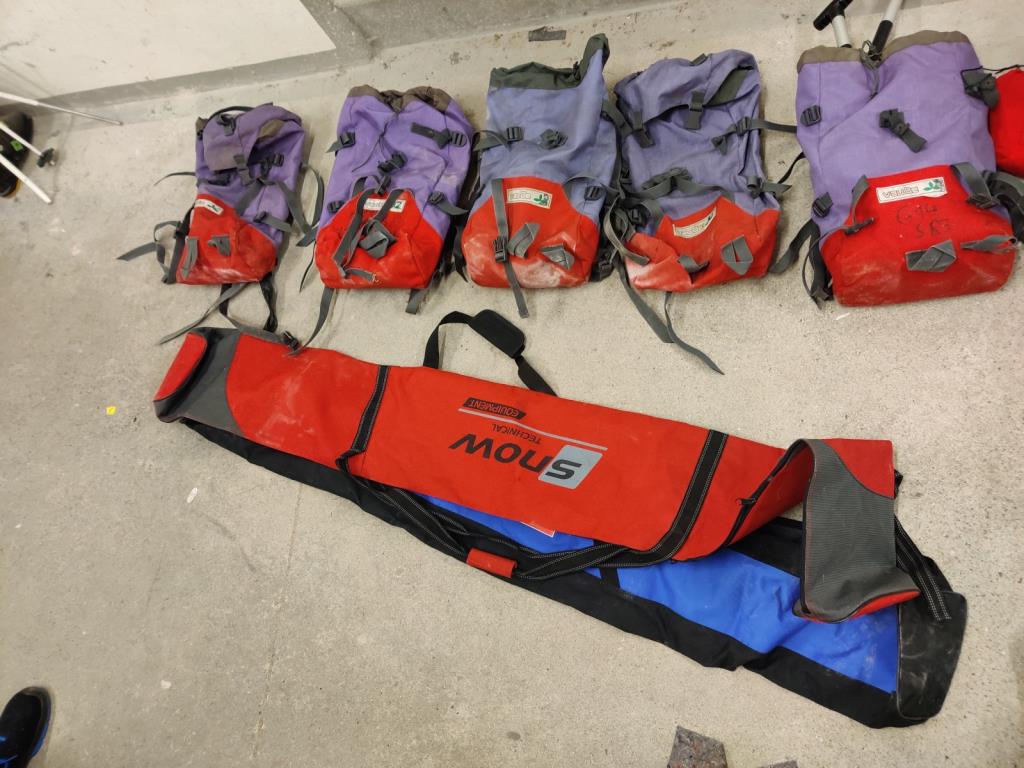 Équipement d'une école professionnelle qui n'est plus utilisé-18