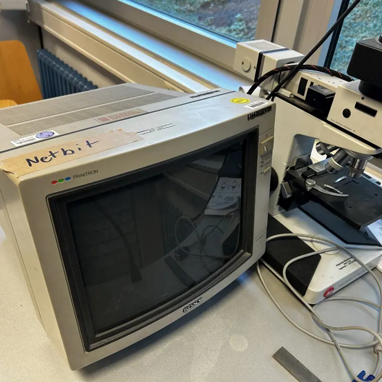 Mikroskop incl. Monitor u. Profilprojektor Leitz Laborlux 12 ME S