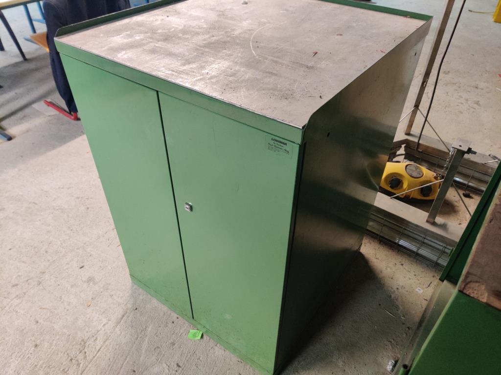 Nicht mehr benötigtes Equipment einer beruflichen Schule-4