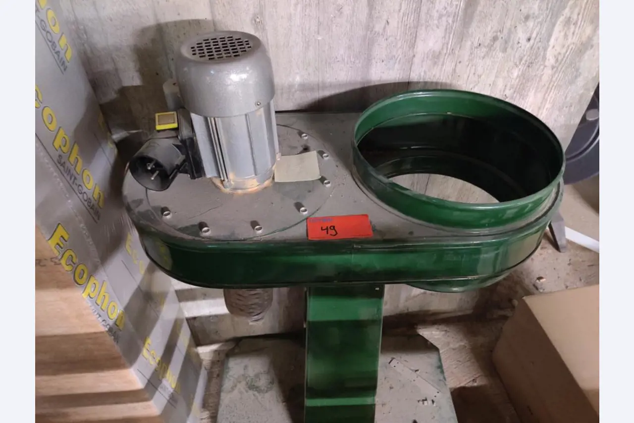 Vybavení, které již odborná škola nepotřebuje-2