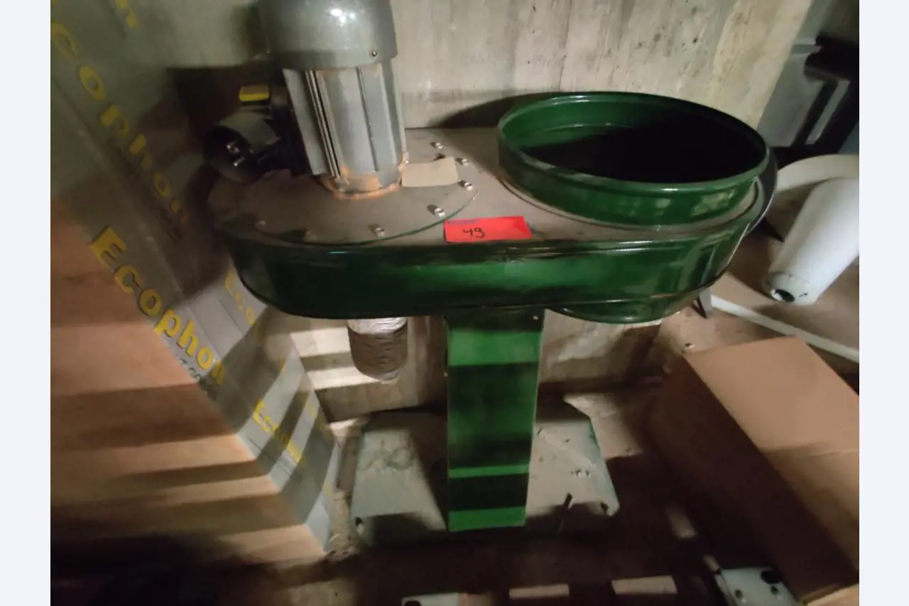 Vybavení, které již odborná škola nepotřebuje-3