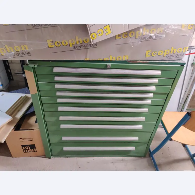 Equipos que ya no necesita un centro de formación profesional-1