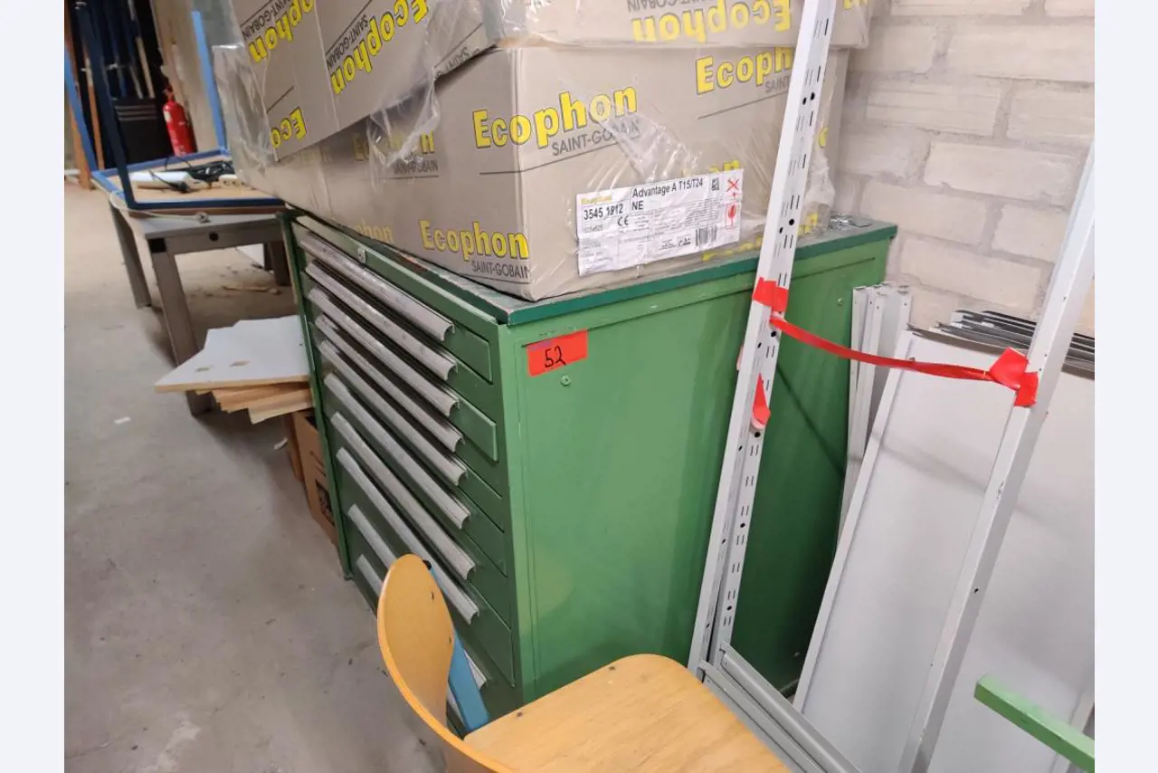 Equipos que ya no necesita un centro de formación profesional-2