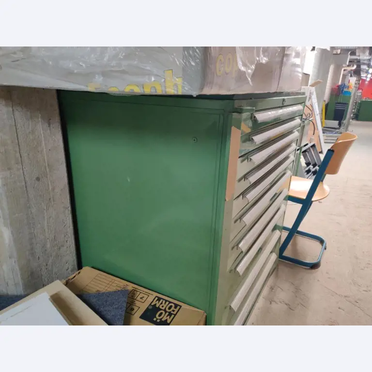 Equipos que ya no necesita un centro de formación profesional-3