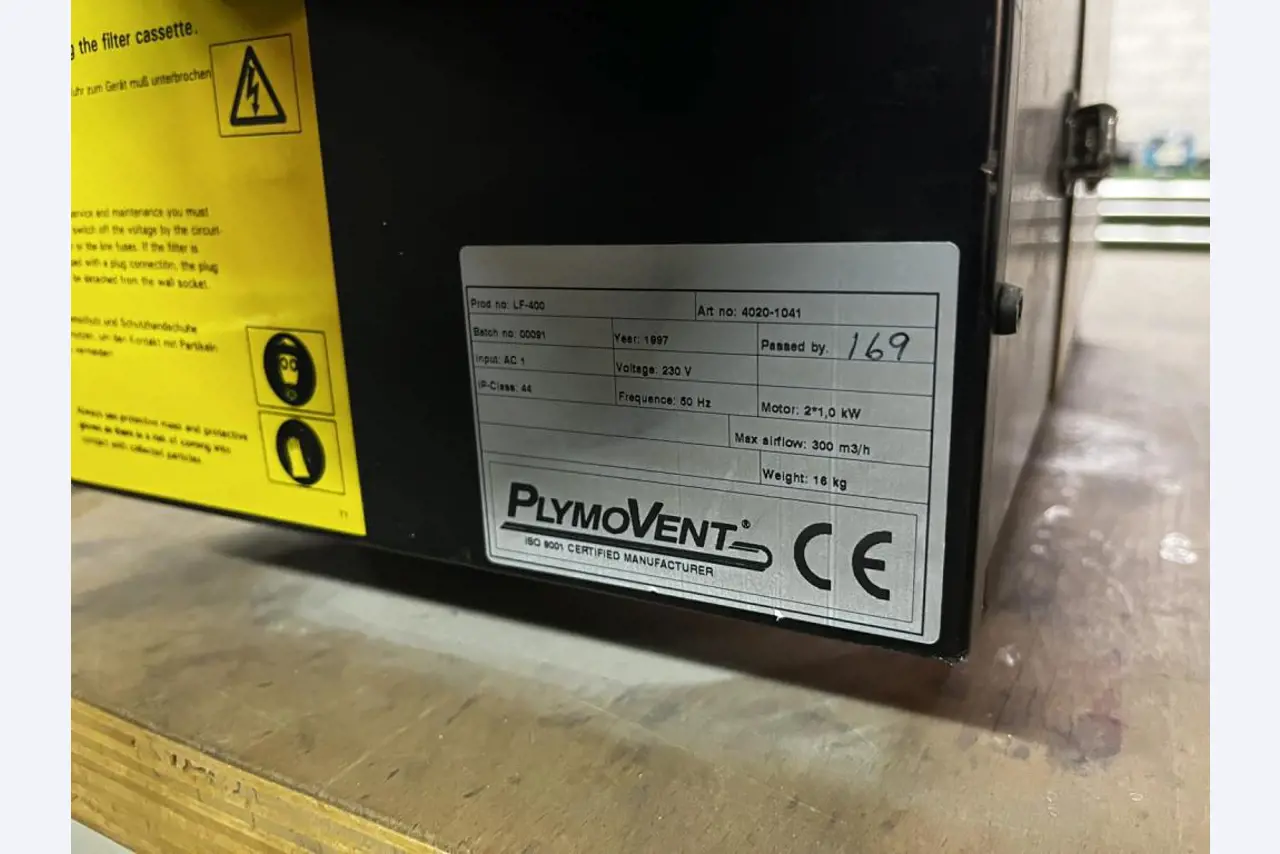 Nicht mehr benötigtes Equipment einer beruflichen Schule-2