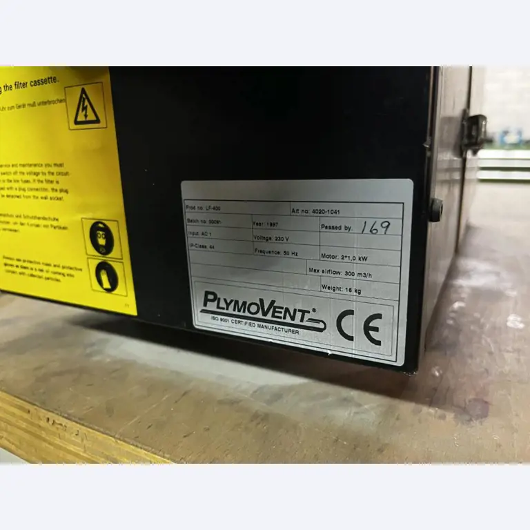 Nicht mehr benötigtes Equipment einer beruflichen Schule-2