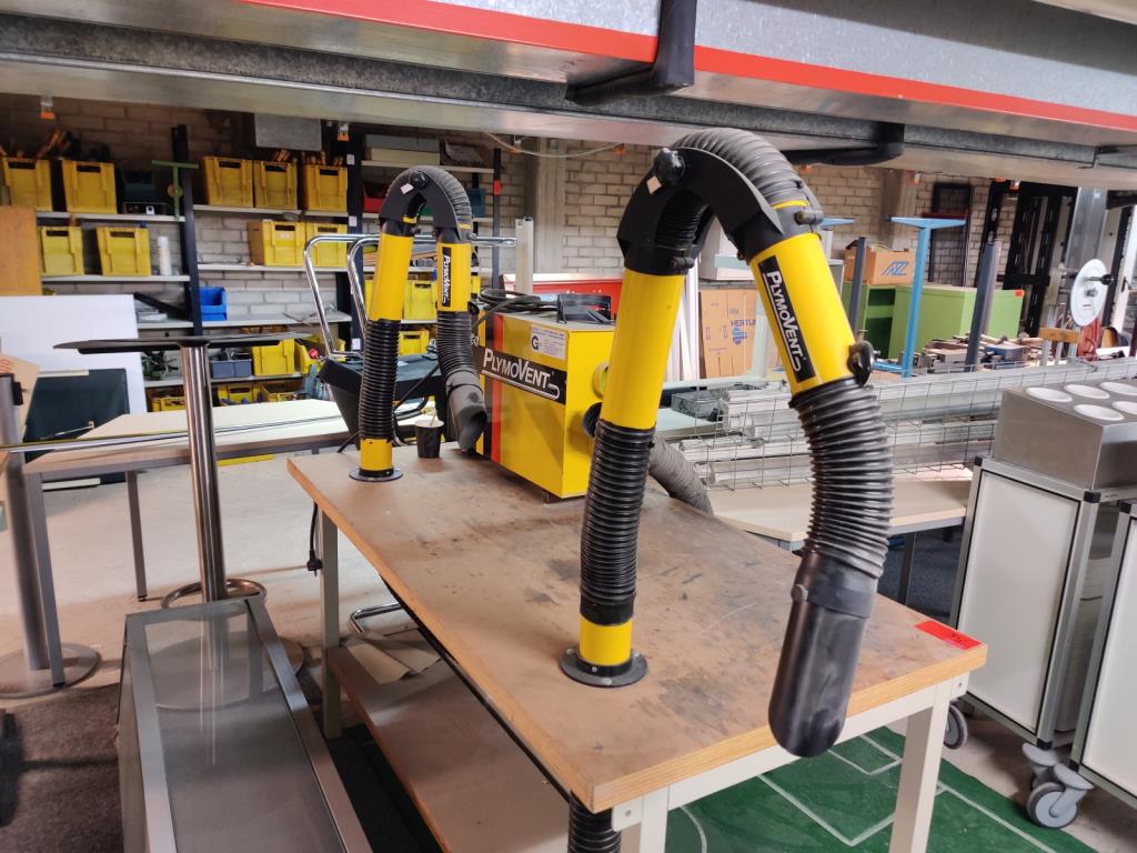 Nicht mehr benötigtes Equipment einer beruflichen Schule-3