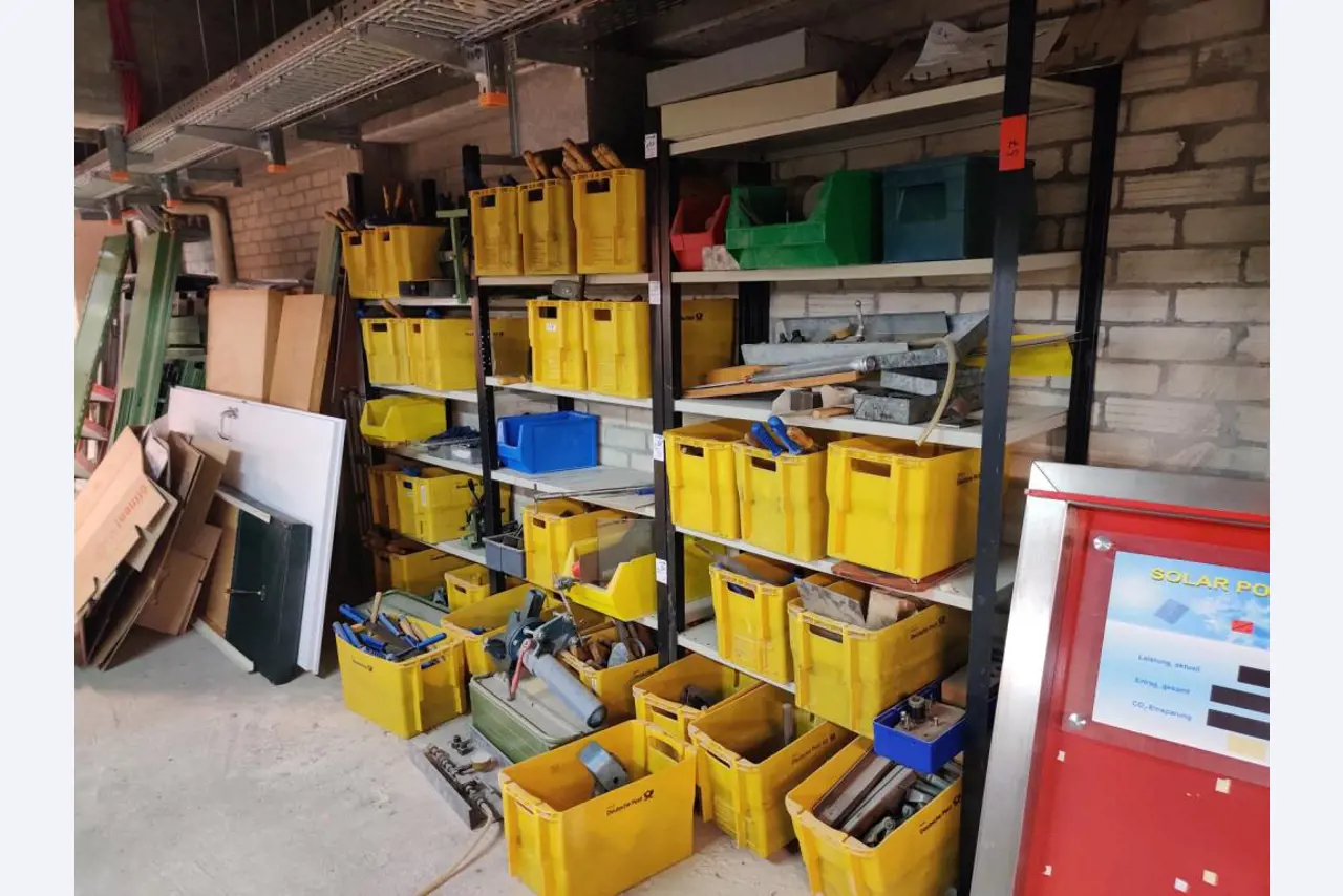 Equipos que ya no necesita un centro de formación profesional-1