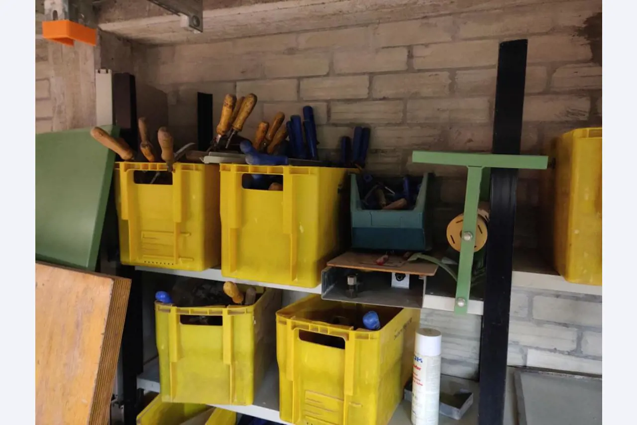 Equipos que ya no necesita un centro de formación profesional-7