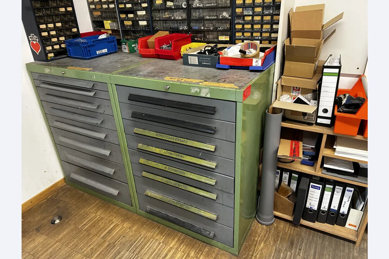 Equipment of a training workshop that is no longer needed-1