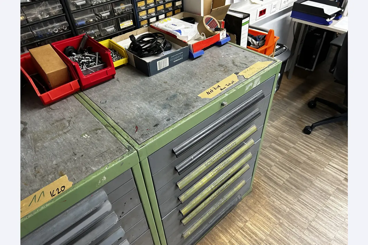 Equipment of a training workshop that is no longer needed-3
