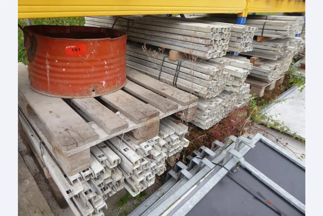 Máquinas de construção, equipamentos de construção, escavadoras, cofragens, escoras para pavimentos, Peri, Doka, veículos, materiais de construção<br>-1