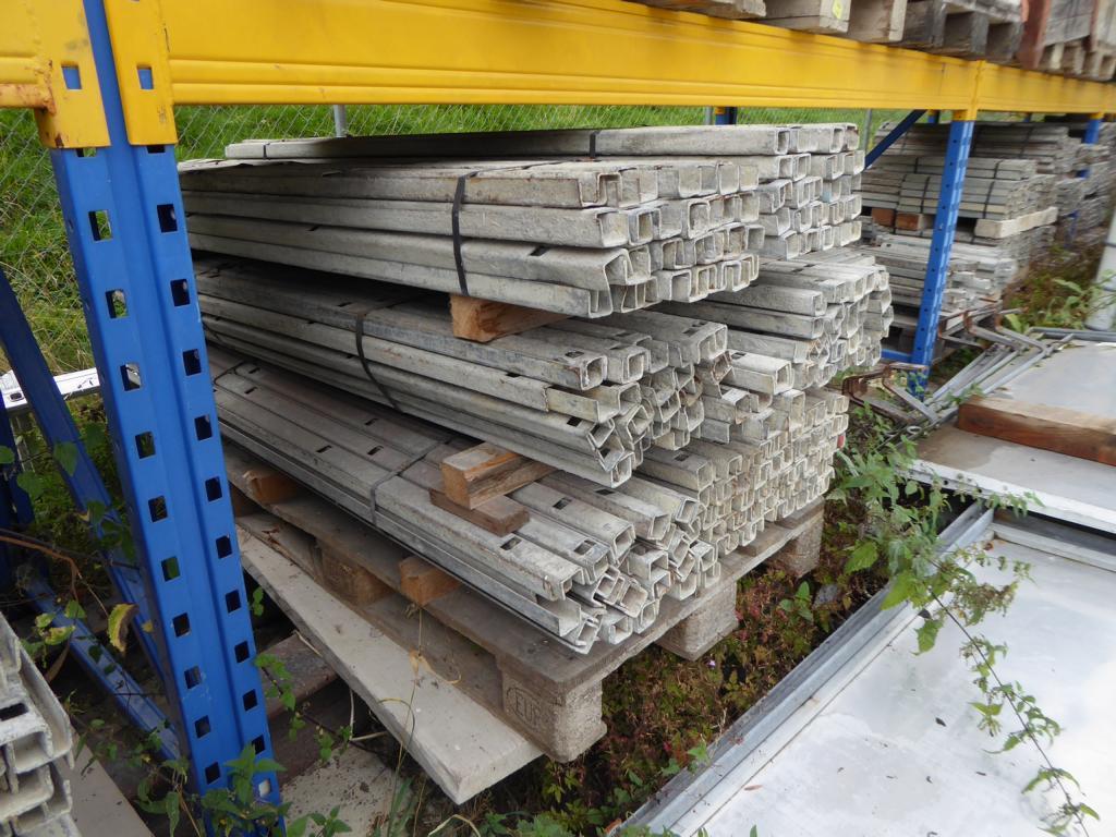 
Máquinas de construção, equipamentos de construção, escavadoras, cofragens, escoras para pavimentos, Peri, Doka, veículos, materiais de construção<br>-2