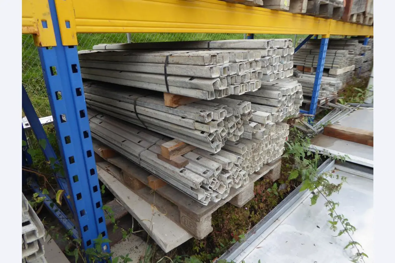 Máquinas de construção, equipamentos de construção, escavadoras, cofragens, escoras para pavimentos, Peri, Doka, veículos, materiais de construção<br>-2