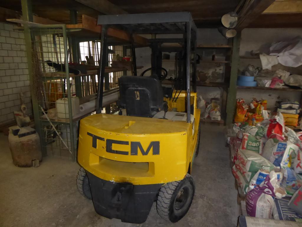 
Máquinas de construção, equipamentos de construção, escavadoras, cofragens, escoras para pavimentos, Peri, Doka, veículos, materiais de construção<br>-3