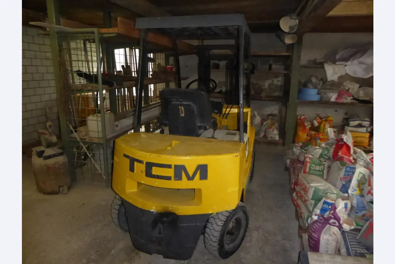 construction machinery, construction equipment, excavators, formwork, props, Peri, Doka, vehicles, building materials<br> -3