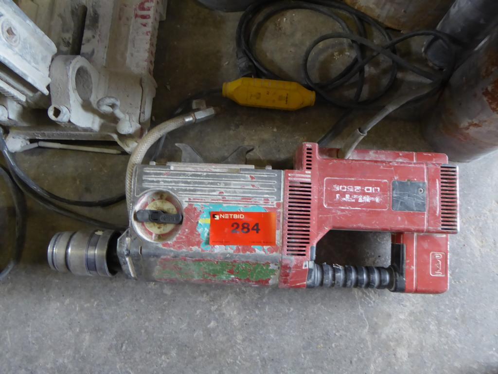 
Máquinas de construção, equipamentos de construção, escavadoras, cofragens, escoras para pavimentos, Peri, Doka, veículos, materiais de construção<br>-2