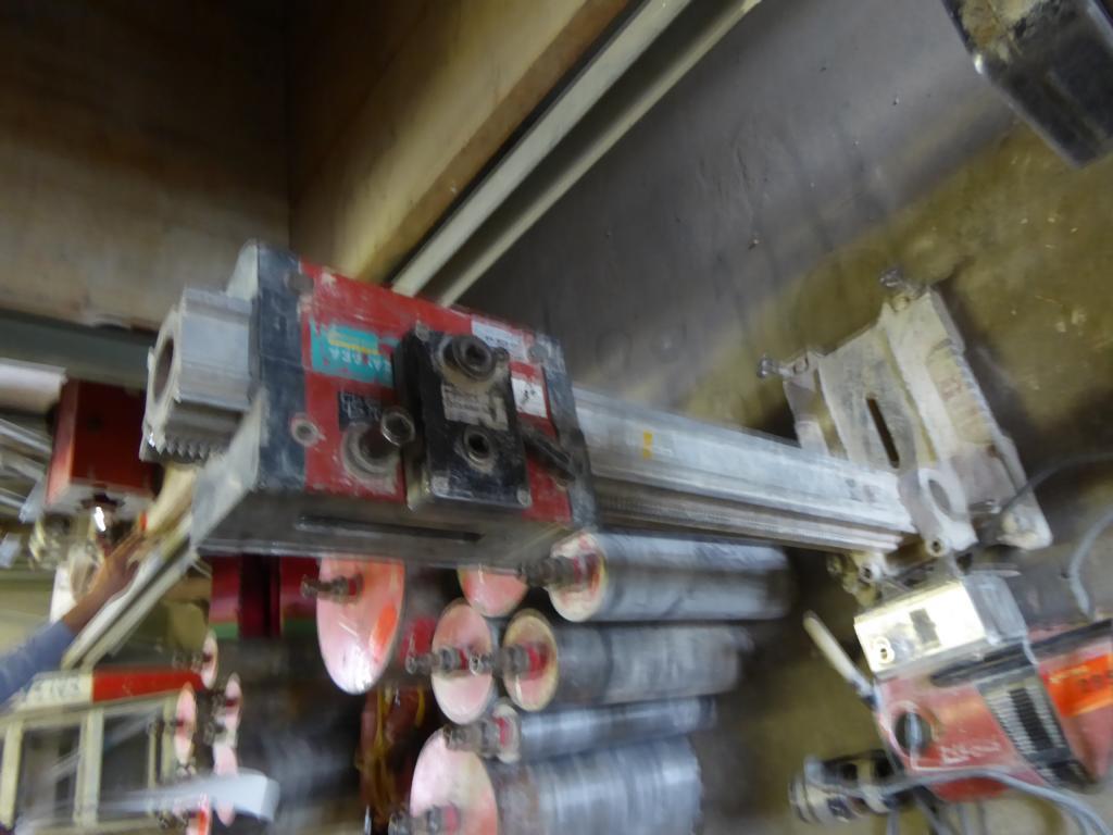 
Máquinas de construção, equipamentos de construção, escavadoras, cofragens, escoras para pavimentos, Peri, Doka, veículos, materiais de construção<br>-3