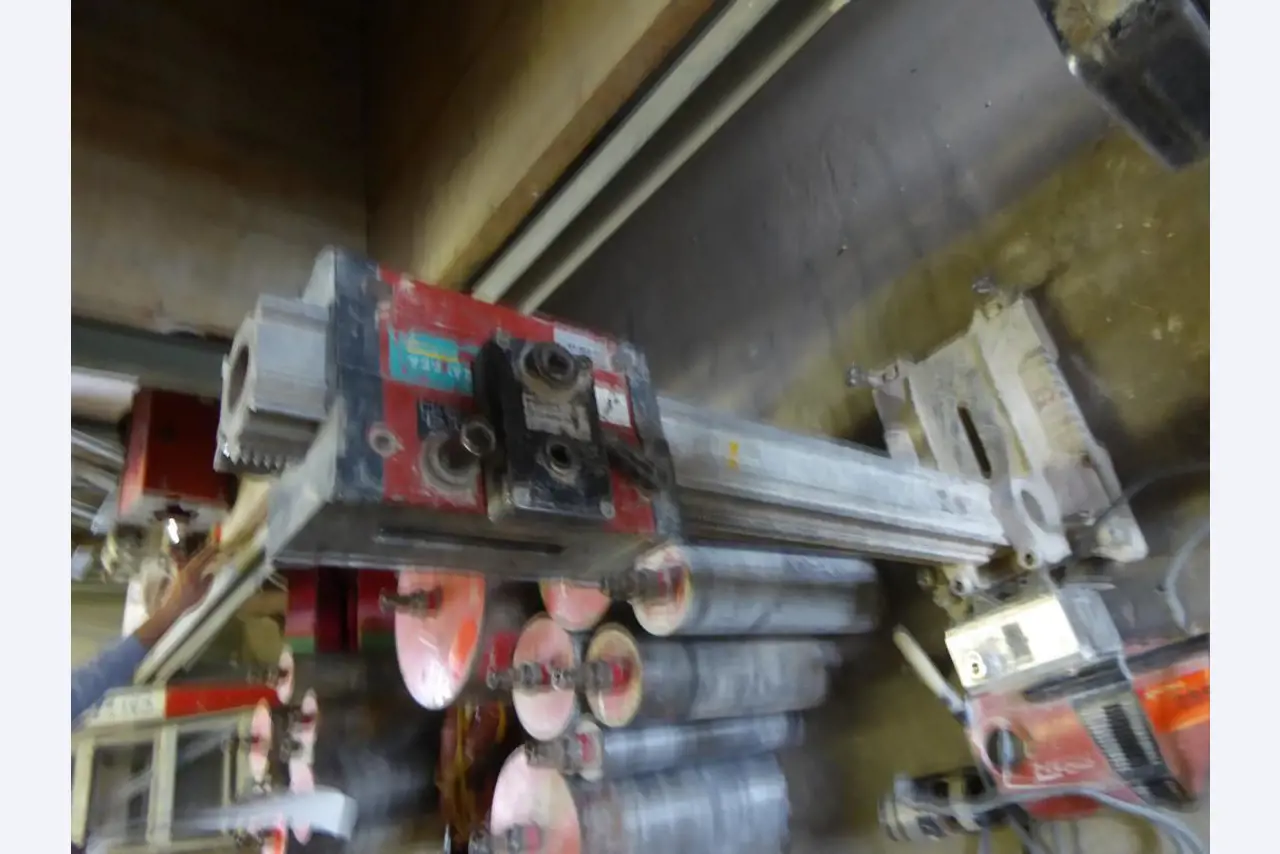 Máquinas de construção, equipamentos de construção, escavadoras, cofragens, escoras para pavimentos, Peri, Doka, veículos, materiais de construção<br>-3