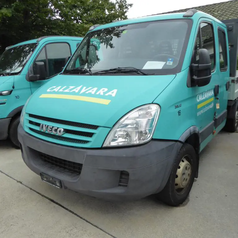 Transporteur Iveco 29L10 HDI DOKA