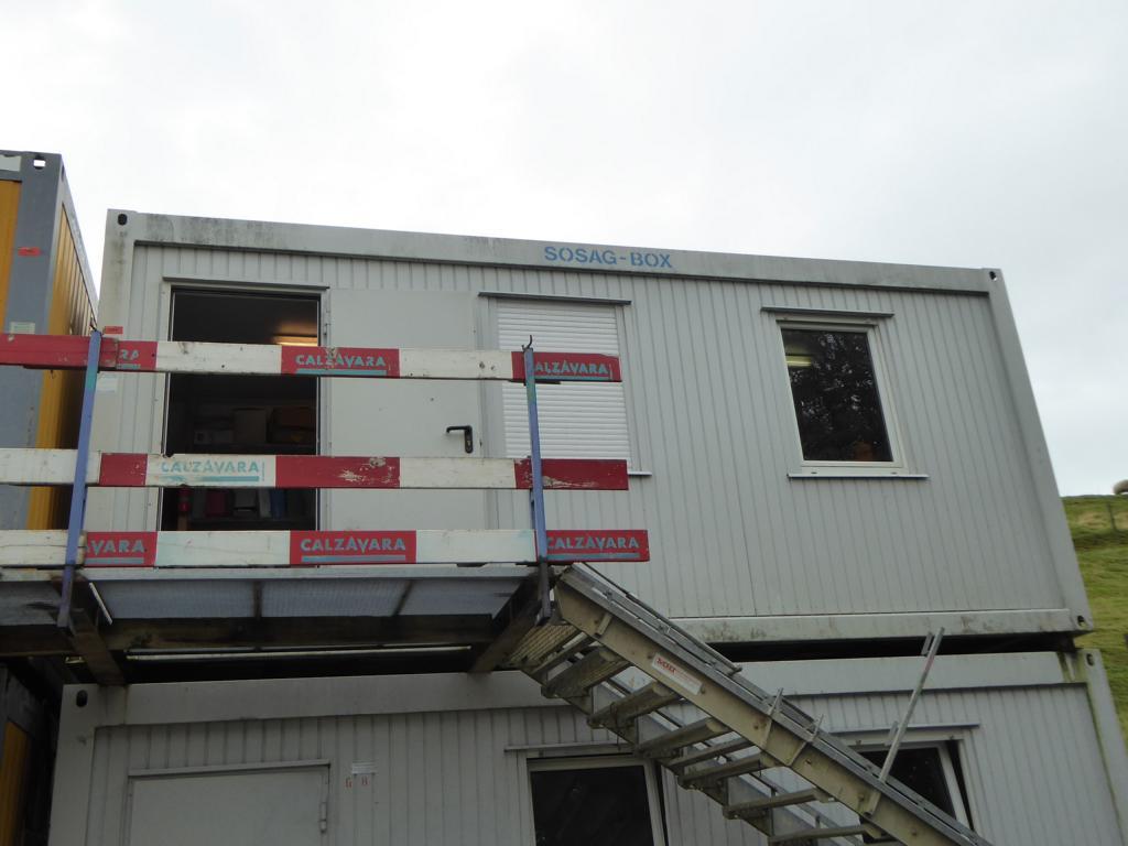 
Baumaschinen, Baugeräte, Bagger, Schalung, Deckenstützen, Peri, Doka, Fahrzeuge, Baumaterial<br>-1