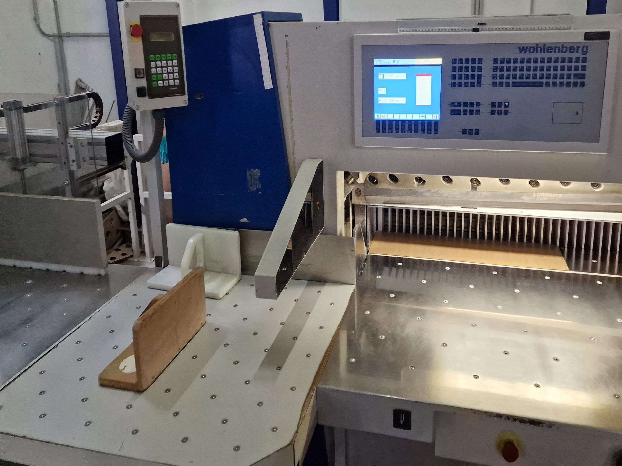 Diversas máquinas de impressão e de bordar-3