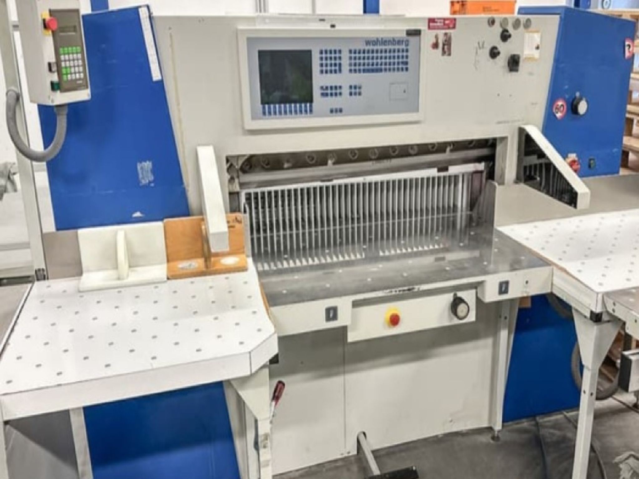 Diversas máquinas de impressão e de bordar-7