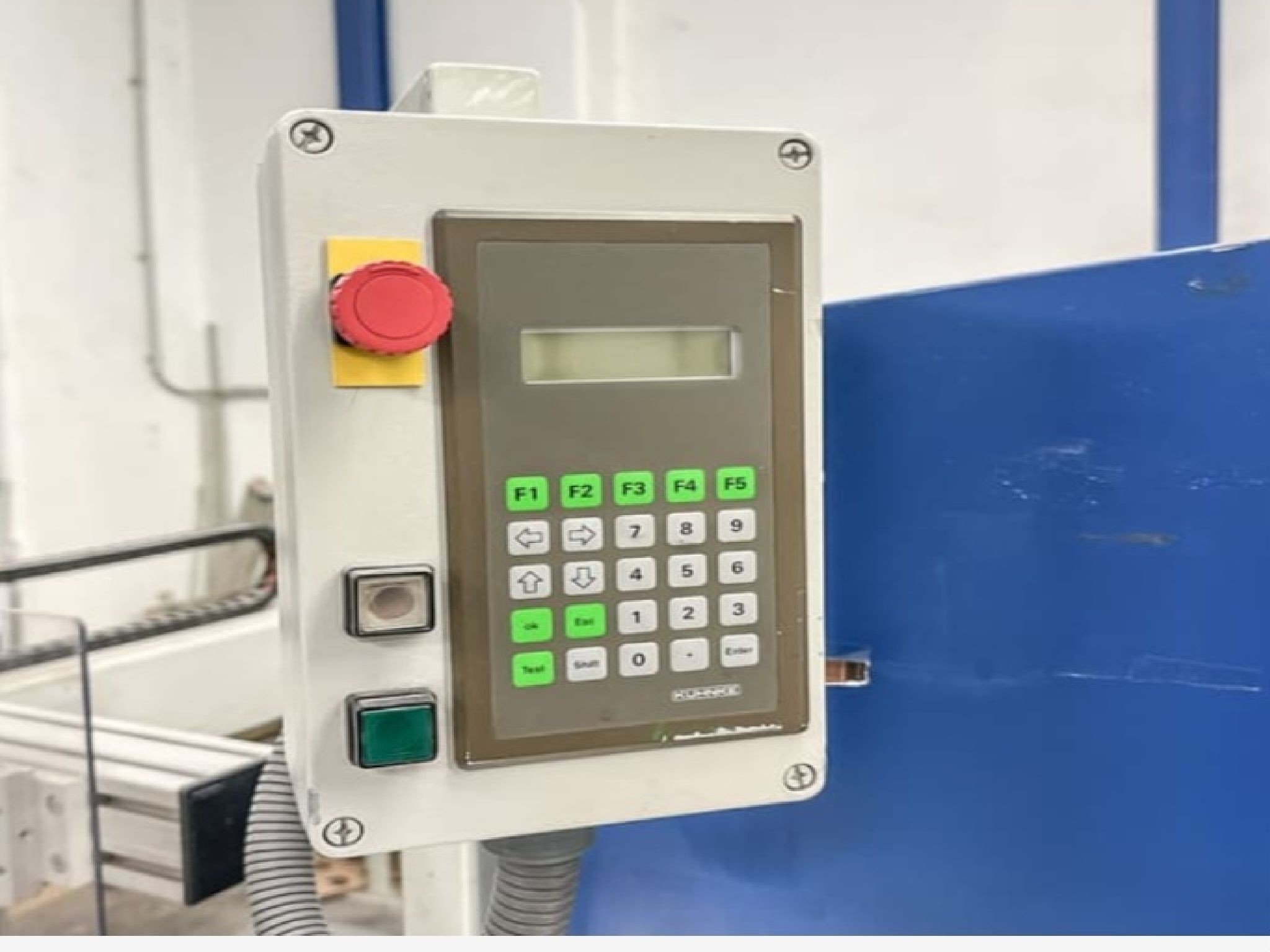 Diversas máquinas de impressão e de bordar-8