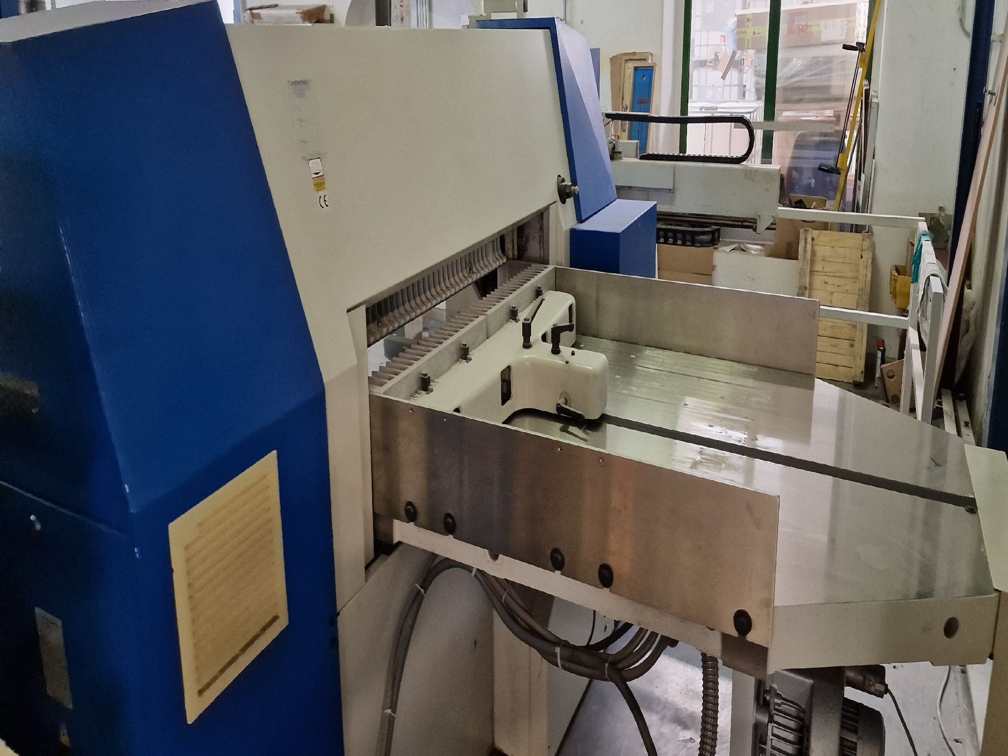 Diversas máquinas de impressão e de bordar-9