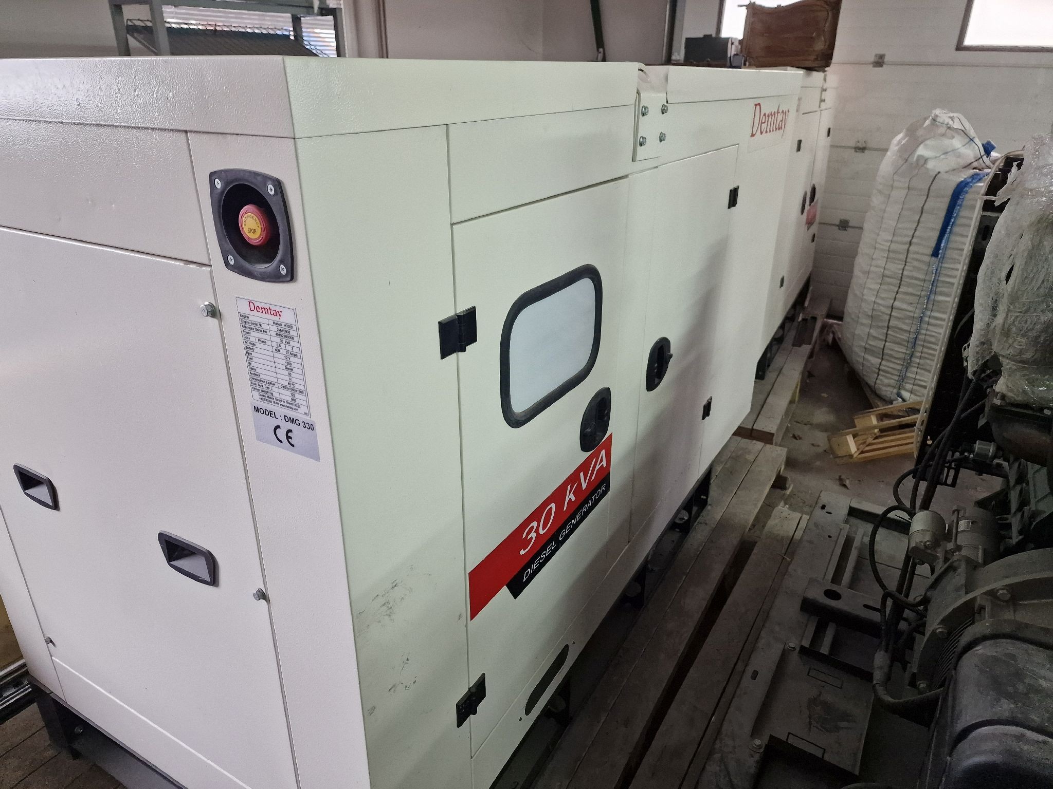 Diversas máquinas de impressão e de bordar-1