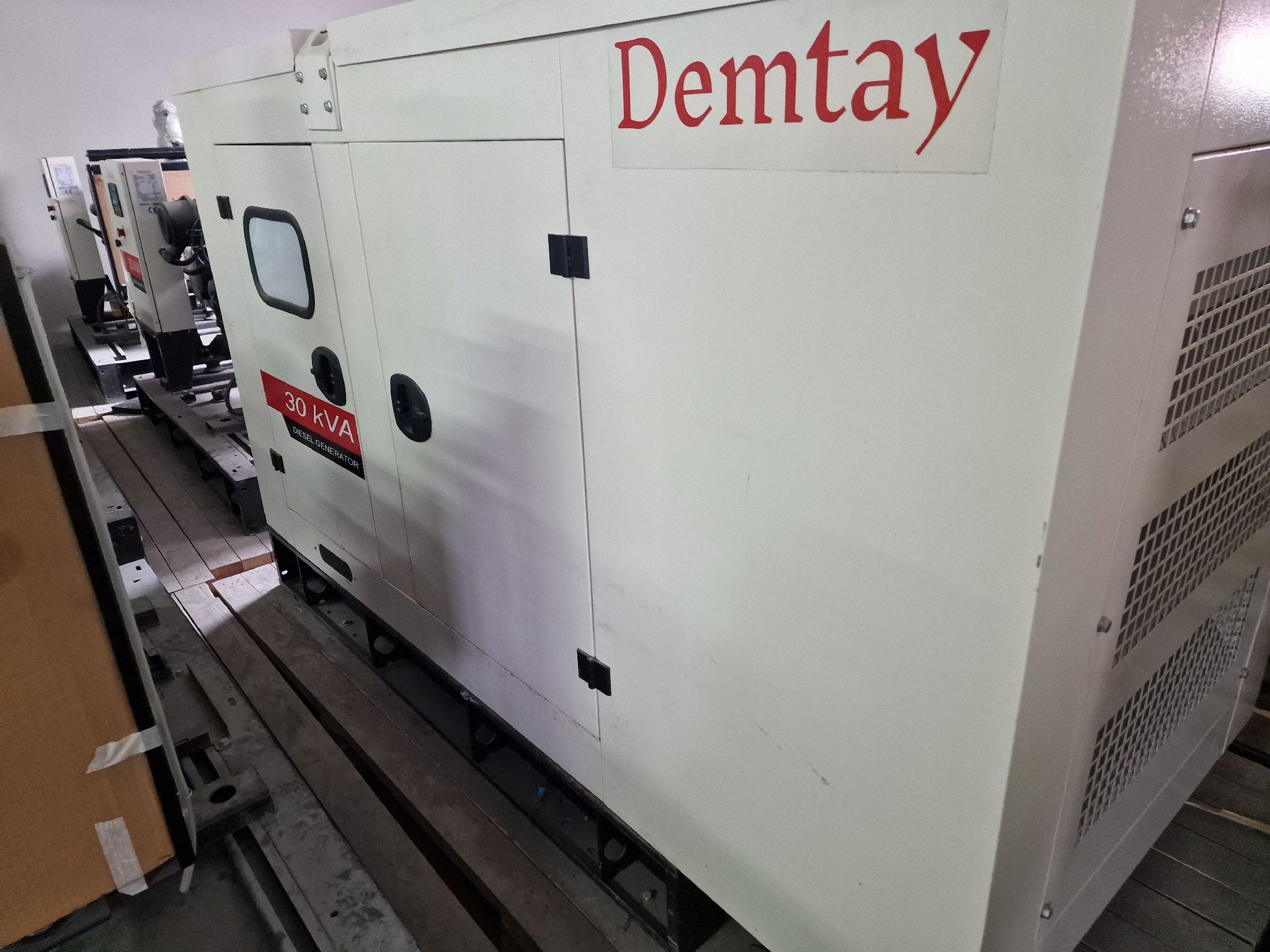 Diversas máquinas de impressão e de bordar-3