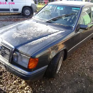 Voiture Mercedes-Benz E260 Limousine (W124)