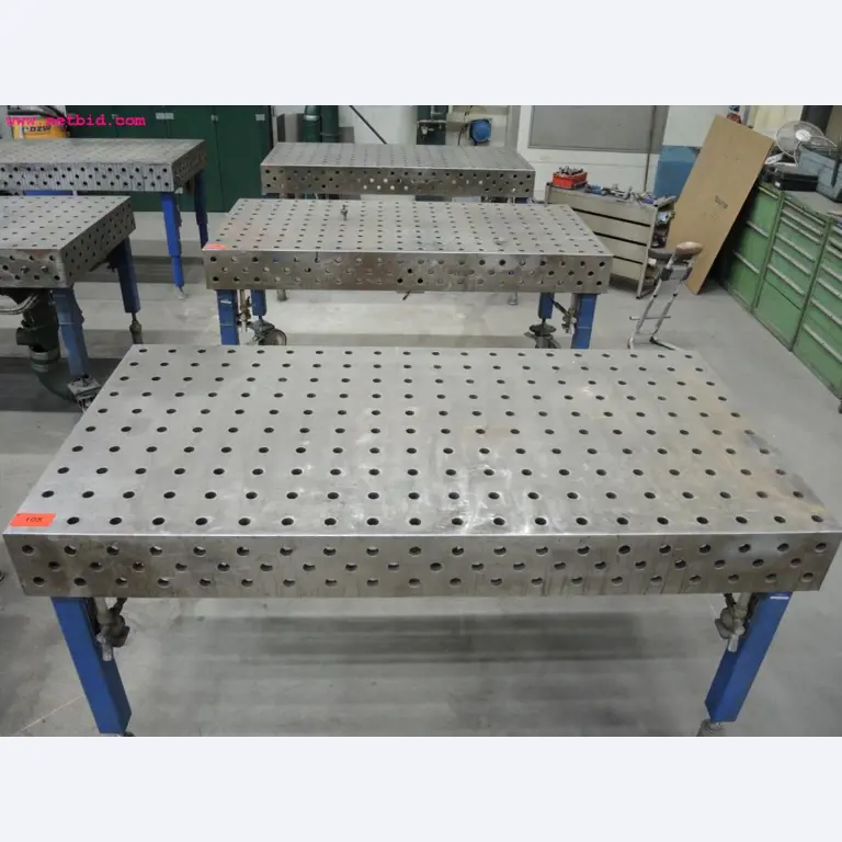 Chapas metálicas e máquinas para trabalhar metais<br><font size="2">Em colaboração com a Hilco Industrial Acquisitions bv</font>-4