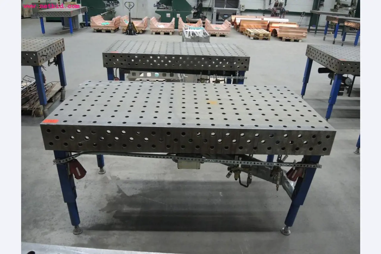 Chapas metálicas e máquinas para trabalhar metais<br><font size="2">Em colaboração com a Hilco Industrial Acquisitions bv</font>-2