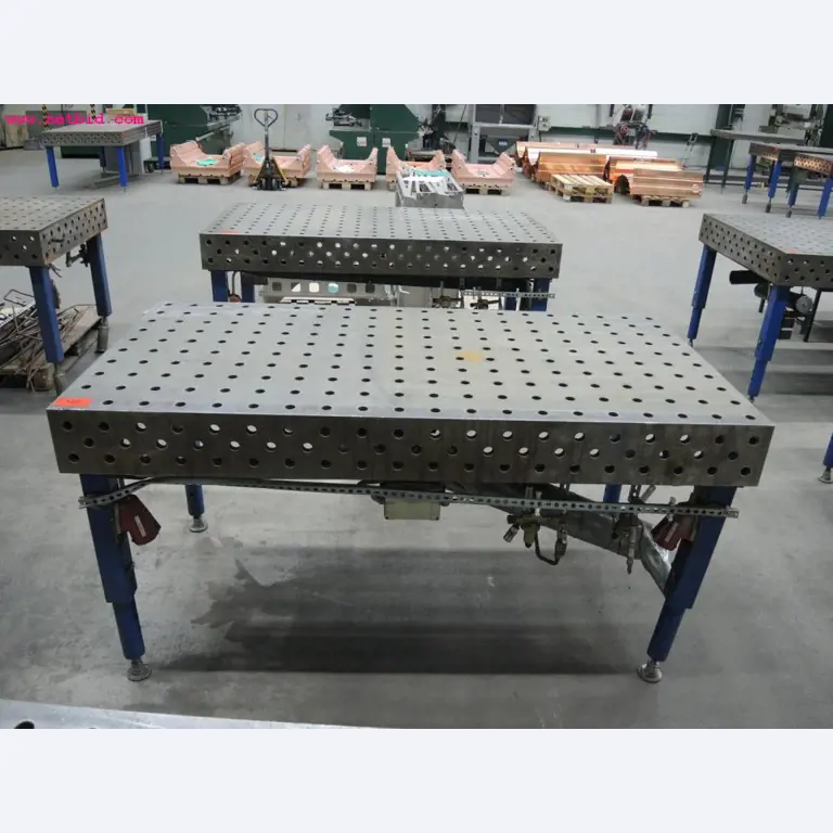 Chapas metálicas e máquinas para trabalhar metais<br><font size="2">Em colaboração com a Hilco Industrial Acquisitions bv</font>-2