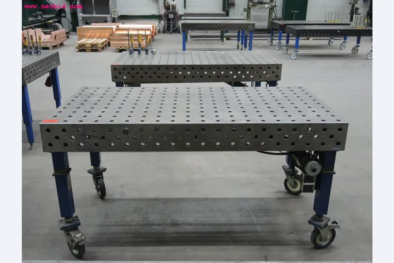 Chapas metálicas e máquinas para trabalhar metais<br><font size="2">Em colaboração com a Hilco Industrial Acquisitions bv</font>-3