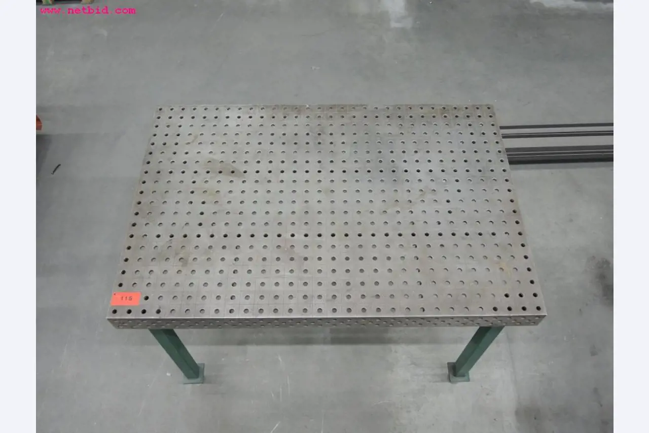 Chapas metálicas e máquinas para trabalhar metais<br><font size="2">Em colaboração com a Hilco Industrial Acquisitions bv</font>-3