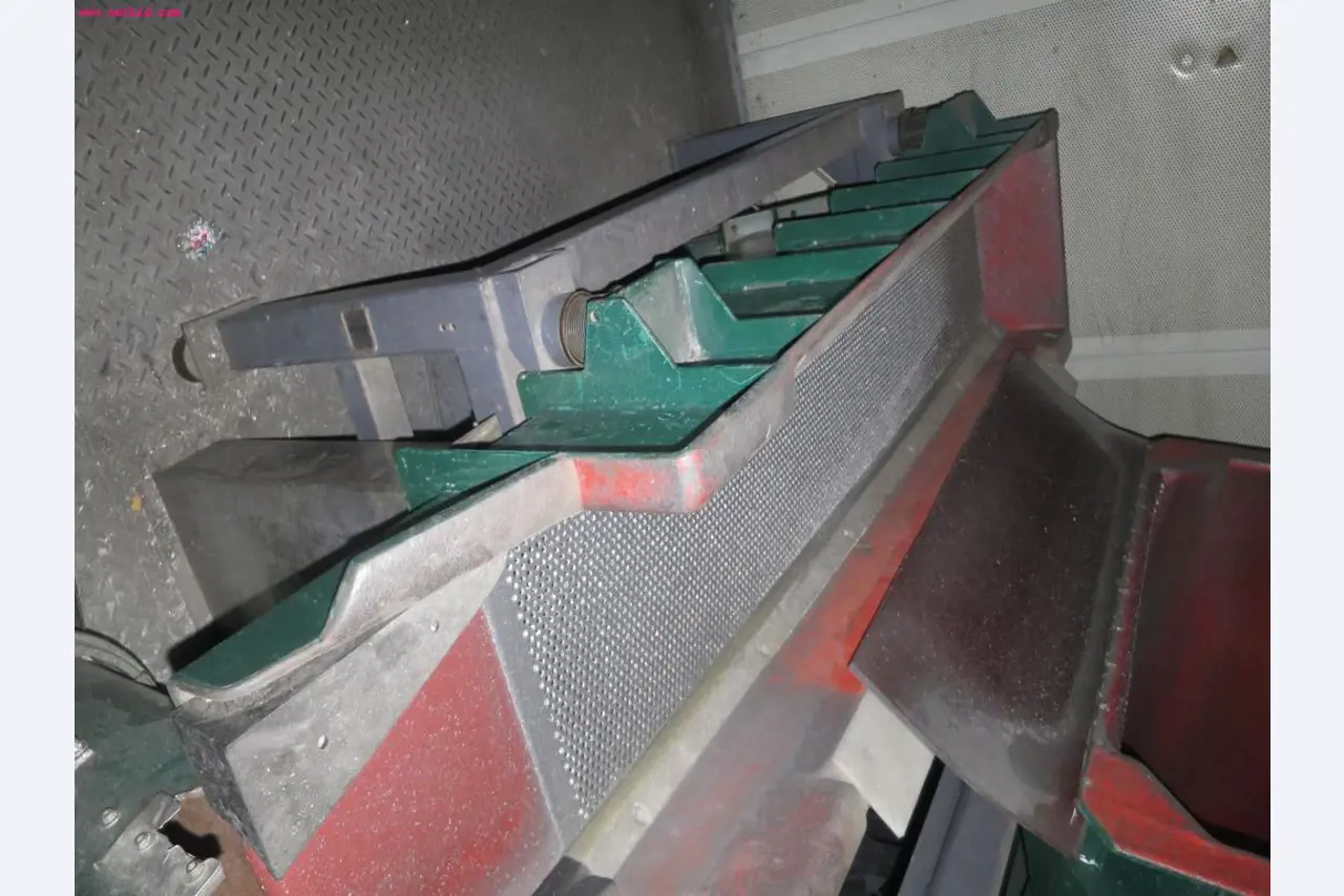 Chapas metálicas e máquinas para trabalhar metais<br><font size="2">Em colaboração com a Hilco Industrial Acquisitions bv</font>-11