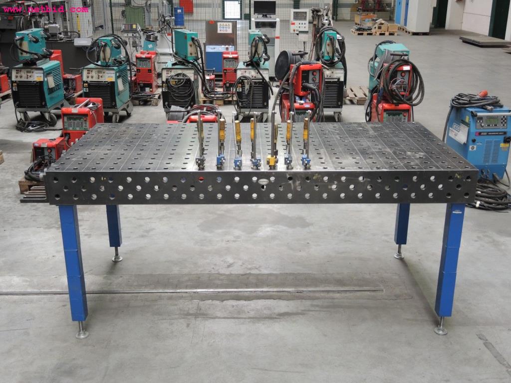 Chapas metálicas e máquinas para trabalhar metais<br><font size="2">Em colaboração com a Hilco Industrial Acquisitions bv</font>-2